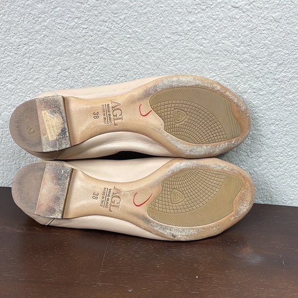 AGL Ballet Cap Toe Flats with Chain at Toes Nude Beige Gold Sz 38 US 7.5 - Picture 10 of 10